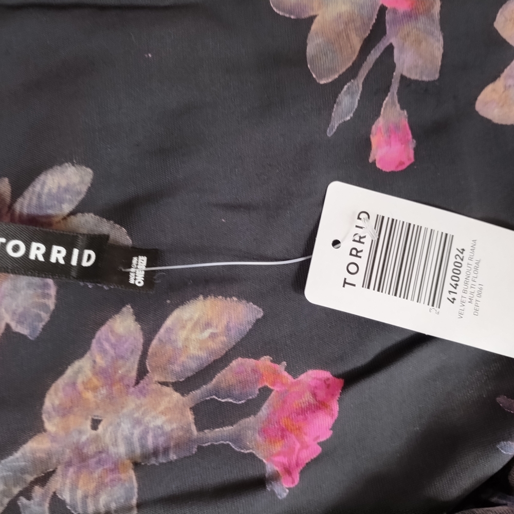Floral Black and Pink Kimono - Picture 3 of 3